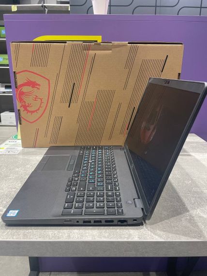 Ультрабук Dell Latitude 5500 / 15.6" (1920x1080) IPS / Intel Core i5-8250U (4 (8) ядра по 1.6 - 3.4 GHz) / 8 GB DDR4 / 240 GB SSD / Intel UHD Graphics 620 / WebCam б/в | Зображення 5