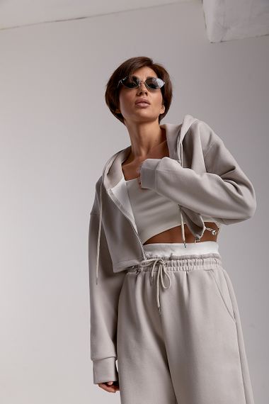 Спортивний костюм з коротким худі та прямими штанами - сірий цвет, S (є розміри) | Зображення 2