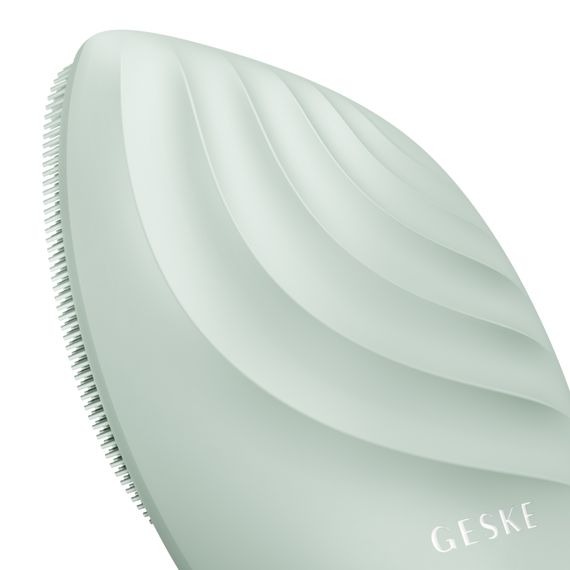 Електронна ультразвукова щітка для обличчя GESKE Sonic Facial Brush 5в1 green | Зображення 4