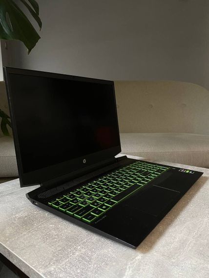 Игровой ноутбук Б-класс HP Pavilion 15-ec1216ng / 15.6" (1920x1080) TN / AMD Ryzen 7 4800H (8 (16) ядер по 2.9 - 4.2 GHz) / 16 GB DDR4 / 512 GB SSD / nVidia GeForce GTX 1650 Ti, 4 GB GDDR6, 128-bit / WebCam / Win 10 б/у | Зображення 1