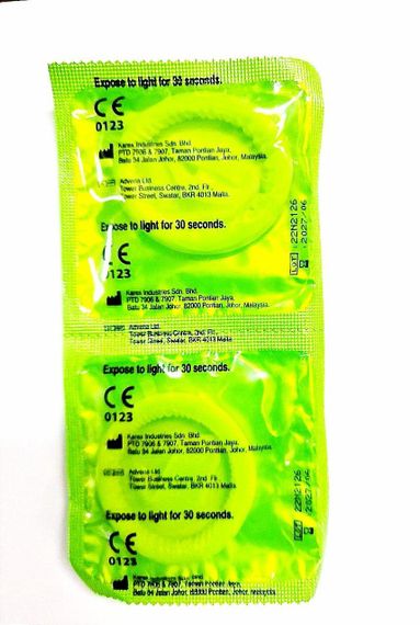 Презервативы светящиеся в темноте , Pasante Glow Condoms ,53 мм (цена за 6 штук) sexstyle | Зображення 1