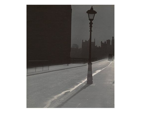 Фотомистецтво історія книга з фотографії Bill Brandt: Shadow and Light Найкращі фотографи світу Білл Брандт | Зображення 1