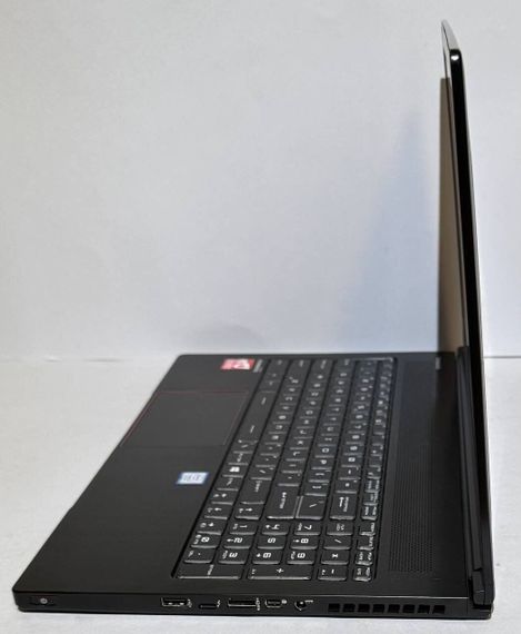 Игровой ноутбук Б-класс MSI GS63 Stealth 8RE / 15.6" (1920x1080) IPS / Intel Core i7-8750H (6 (12) ядер по 2.2 - 4.1 GHz) / 16 GB DDR4 / 512 GB SSD / nVidia GeForce GTX 1060, 6 GB GDDR5, 192-bit / WebCam / Win 11 Pro б/у | Зображення 6