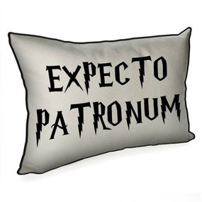 Подушка интерьерная с мешковины Expecto Patronum белая 45x32 см (43PHB_22S002)