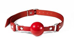 Кляп силиконовый Feral Feelings Silicon Ball Gag Red/Red, красный ремень, красный шарик sexstyle