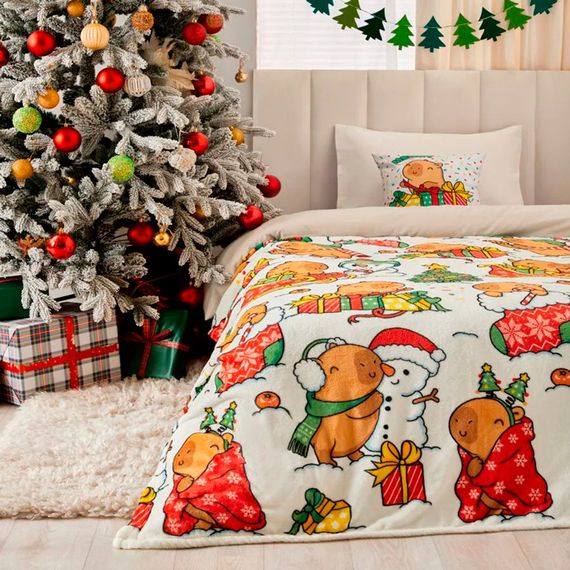Флисовый плед новогодний с капибарами и снеговиками 150x200 см, мягкий и теплый для зимних вечеров. | Зображення 3