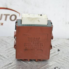 Блок управління дверима Toyota Yaris 1999-2005 модуль управління дверима Тойота Яріс 8598052220