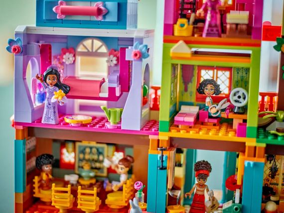 Конструктор LEGO Disney Чарівний будинок Мадригал 43245- | Зображення 6