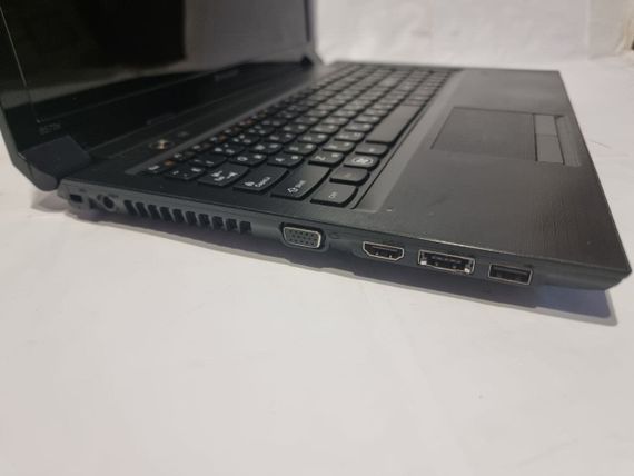 Ноутбук Б-класс Lenovo B570e / 15.6" (1366x768) TN / Intel Core i3-2350M (2 (4) ядра по 2.3 GHz) / 8 GB DDR3 / 80 GB HDD / nVidia GeForce 410M, 1 GB DDR3, 64-bit / WebCam / DVD-RW / Win 7 / АКБ не держит б/у | Зображення 3