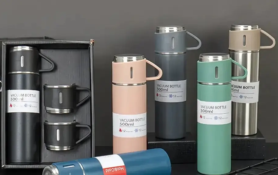 Вакуумний термос з нержавіючої сталі Vacuum Flask Set 500 мл із чашками в комплекті 3* 150 мл ∙ Подарунковий набір 3 в 1 | Зображення 3