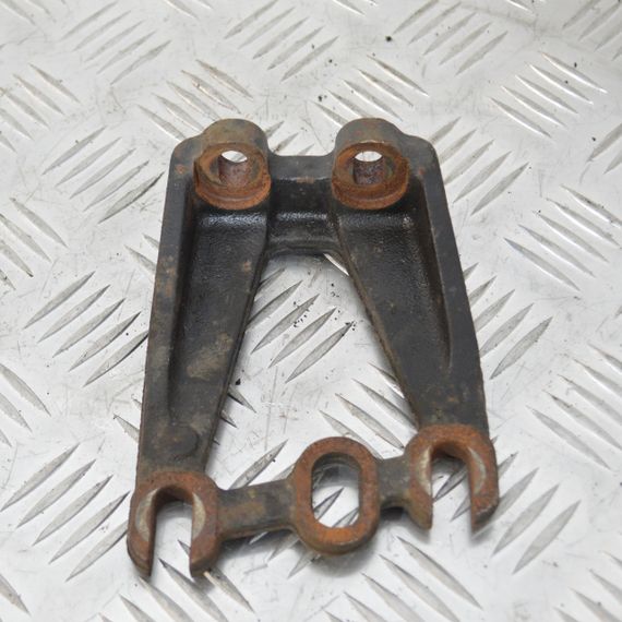 Кронштейн опори двигуна 2.0 DCI Renault Trafic 2000-2014 Кріплення опора мотору Рено Трафік 8200577165 | Зображення 1