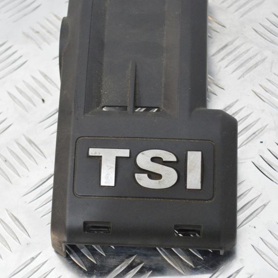 Кришка двигуна декоративна 1.2 TSI Skoda Fabia II 2007-2014 Накладка мотора Шкода Фабія 2 03F103935 | Зображення 1