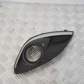 Накладка протитуманної фари права Opel Corsa D 2010-2014 рестайл Решітка правої фари птф Опель 13286026