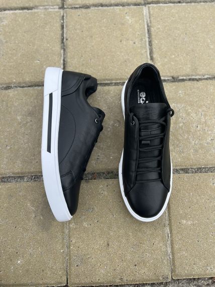 Шкіряні кеди на білій підошві 45 розмір