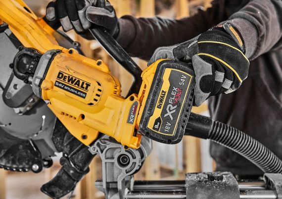 Пила торцювальна акумуляторна DeWalt с АКБ та ЗП DCS781X2 | Зображення 5