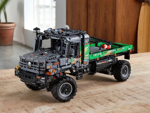 Конструктор LEGO Technic Повнопривідна вантажівка для випробувань Mercedes-Benz Zetros (42129) | Зображення 7