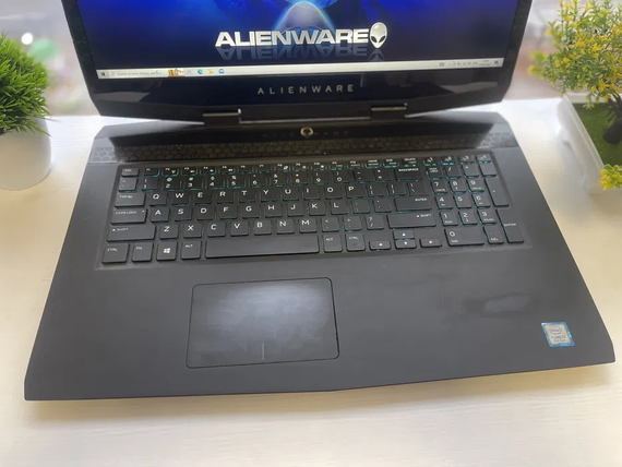 Ноутбук Alienware M17 17.3" FHD Gaming 16/256 SSD i7 Nvidia RTX 2060 6 GB | Зображення 2