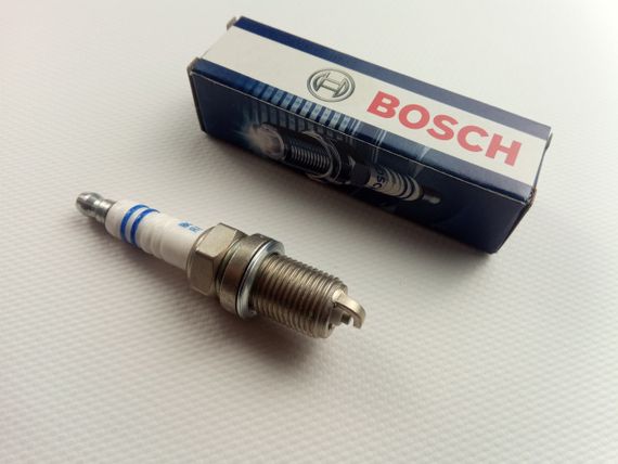 Свічка запалювання BOSCH PLUS FR7DCX +11 (ВАЗ 2110-12, 16 кл.) (0242235667) (2112-3707010) | Зображення 1