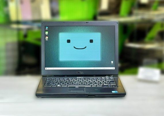 Ноутбук Б-клас Dell Latitude E6410 / 14.1" (1440x900) TN / Intel Core i5-520M (2 (4) ядра по 2.4 - 2.93 GHz) / 8 GB DDR3 / 128 GB SSD / Intel HD Graphics б/в | Зображення 1