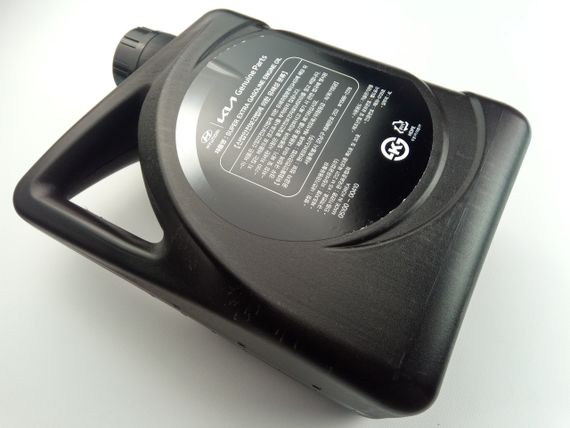 Олива моторна 5W-30 напівсинтетична HYUNDAI Super Extra Gasoline 4 л (05100-00410) (0510000410) | Зображення 1