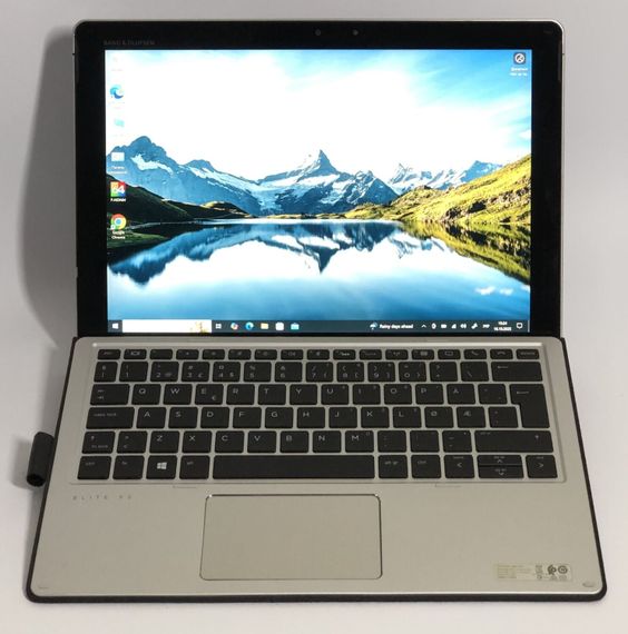 Нетбук-трансформер Б-клас HP Elite x2 1012 G2 / 12.3" (2736x1824) IPS Touch / Intel Core i5-7300U (2 (4) ядер по 2.6 - 3.5 GHz) / 8 GB DDR3 / 256 GB SSD / Intel HD Graphics 620 / WebCam / Win 10 Pro б/в + Подарунок  Накопичувач Kingston 64 ГБ | Зображення 1