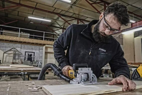 Фрезер мережевий DeWalt DW682K | Зображення 1