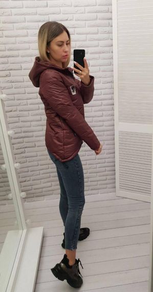 Жіноча демісезонна куртка з емблемою, арт.210/7, бордо | Зображення 2