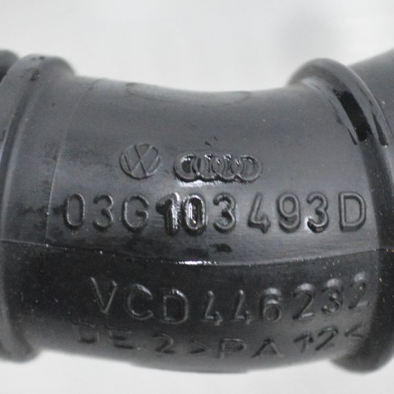 Патрубок вентиляції картера 2.0 TDI Audi A3 шланг вентиляції картерних газів Ауді А3 03G103493D | Зображення 2