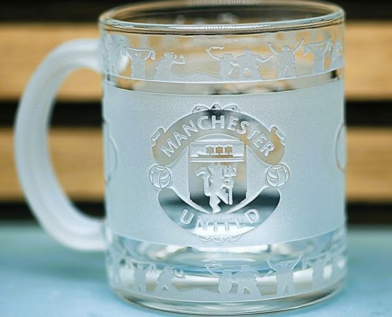 Скляна чашка 320мл ФК Манчестер Юнайтед Manchester United з гравіюванням подарунок для фаната кружка кругова