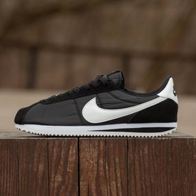 Демісезонні кросівки Nike колір чорний/білий