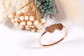 Кольцо из красного золота с сердечками 15.5