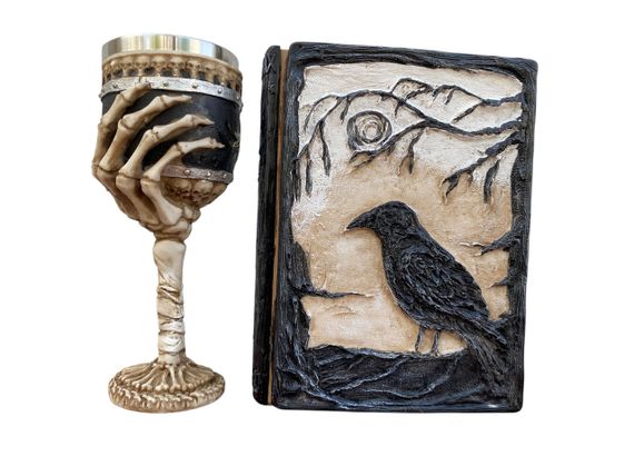 Подарунковий набір Келих 3 Рука з Черепами та блокнот 3 «Тінь Ворона»
