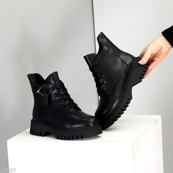 Чорні зимові черевики натуральна шкіра сучасний дизайн