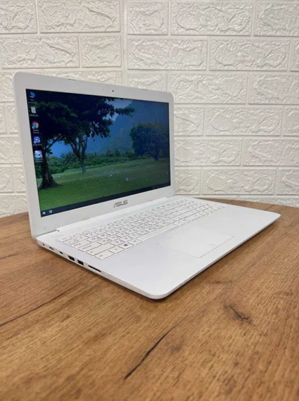 Ноутбук Asus E502NA White FHD Pentium N4200 4Gb HDD 500Gb Б/В | Зображення 3