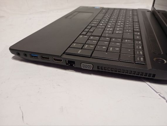 Ноутбук Б-класс Toshiba Satellite C50-A-1JM / 15.6" (1366x768) TN / Intel Celeron N2840 (2 ядра по 2.16 - 2.58 GHz) / 4 GB DDR3 / 128 GB SSD / Intel HD Graphics / WebCam / DVD-RW б/у | Зображення 4