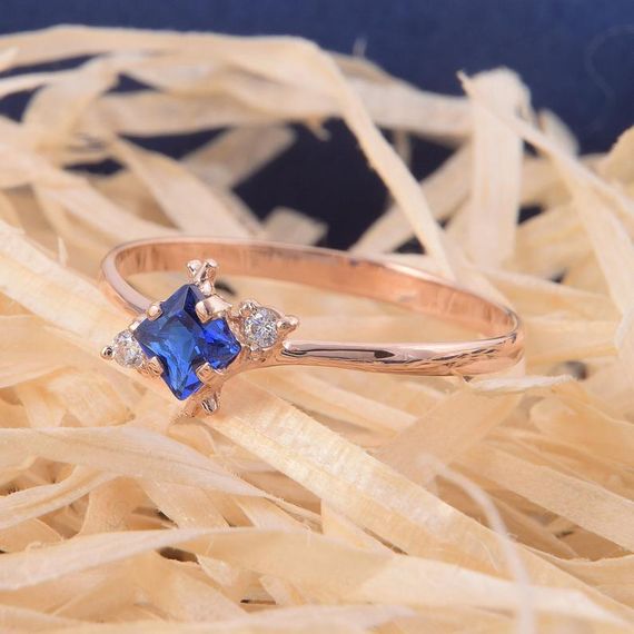 Кольцо из красного золота с синим камнем 18.5 | Зображення 3