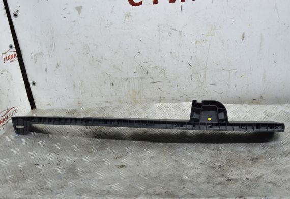 Молдинг багажника лівий Volkswagen Golf VII 2012-2020 універсал Захист накладу багажника ліва Фольксваген 5G9864511E | Зображення 3