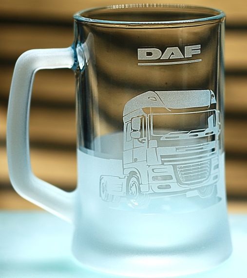 Пивной бокал 670 мл DAF Truck Даф подарок для дальнобойщика кружка с гравировкой грузовика | Зображення 1
