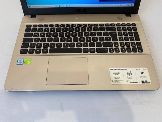 Ноутбук Б-класс Asus R541U / 15.6" (1920x1080) TN / Intel Core i5-6200U (2 (4) ядра по 2.3 - 2.8 GHz) / 8 GB DDR4 / 256 GB SSD / nVidia GeForce 920MX, 2 GB GDDR3, 64-bit / WebCam / DVD-ROM б/у | Зображення 2