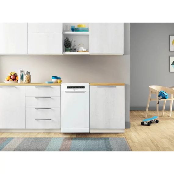 Посудомоечная машина Indesit DSFO3T224C | Зображення 3