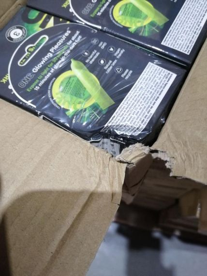 Презервативы ONE Glowing Pleasures, 3 шт, светятся в темноте (мятая упаковка!!!) Sex Aura | Зображення 1