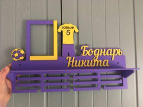 Медальниця футбол, іменна з поличкою, дерев'яна, тримач для медалей, медальниці