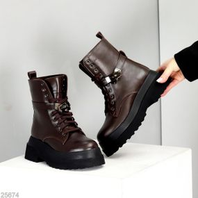 Круті високі шоколадні черевики з ремінцем натуральна шкіра зима 37