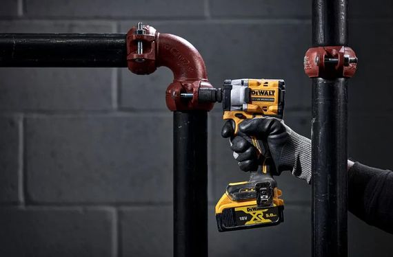 Гайкокрут ударний акумуляторний DeWalt з АКБ та ЗП DCF922P2T | Зображення 1