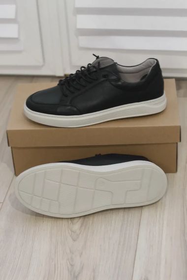 Шкіряні чоловічі кросівки на шнурку 44 розмір | Зображення 3