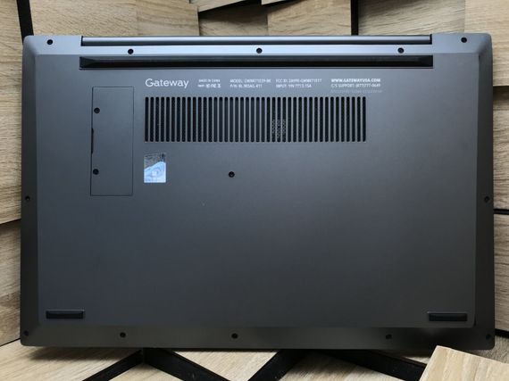 Ультрабук Gatewey GWNR 71539-BK / 15.6" (1920x1080) IPS / AMD Ryzen 7 3700U (4 (8) ядра по 2.3 - 4.0 GHz) / 16 GB DDR4 / 256 GB SSD / AMD Radeon RX Vega 10 Graphics / WebCam б/у | Зображення 7