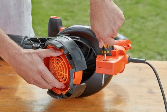 Садовий пилосос електричний Black&Decker BEBLV301 | Зображення 1