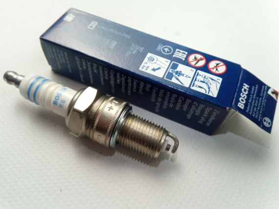 Свічка запалювання BOSCH SUPER PLUS WR7DСХ+ (ВАЗ 2108-10, інж. 8кл.) (0242235707) (2111-3707010) | Зображення 1
