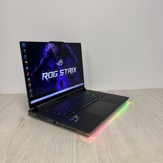Ігровий ноутбук Asus ROG Strix SCAR 16 G634JZR / 18" (2560x1600) IPS / Intel Core i9-14900HX (24 (32) ядра по 1.6 - 5.8 GHz) / 32 GB DDR5 / 1000 GB SSD / nVidia GeForce RTX 4080, 12 GB GDDR6X, 192-bit / WebCam б/в | Зображення 3
