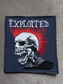 Шеврон череп